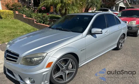 2010 Mercedes-Benz C 63 Amg из США, поврежденный, VIN WDDGF7HBXAF436547